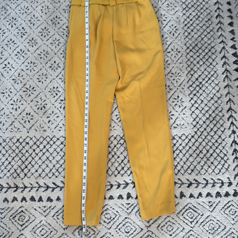 Express Ankle Chic Mustard Yellow High-Waisted Trousers
Size 00R - Picture 11 of 13